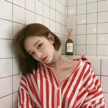 水中的女人